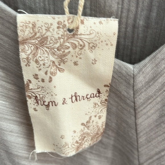 NWT Hem & Thread Women’s Cream V-Neck Top Size Large - Picture 5 of 8